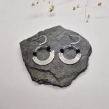 Boucles d’oreilles martelées en argent 925 et onyx noir